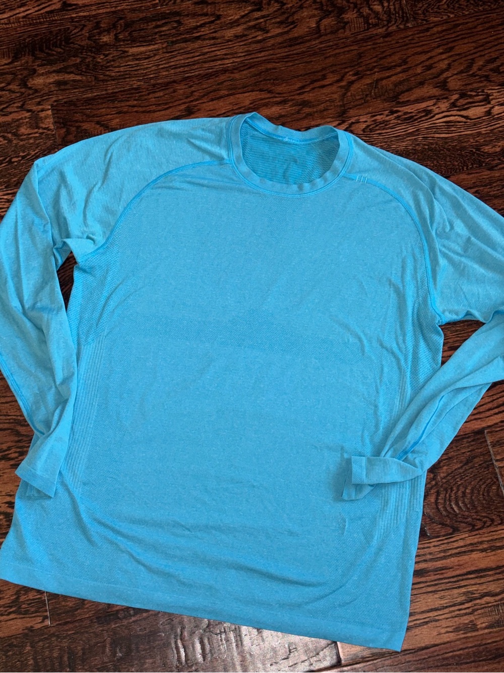 Men’s medium long sleeve Lululemon shirt